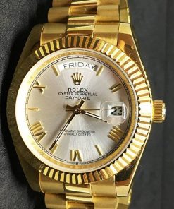 Replica de reloj Rolex Day-Date 19 (40mm)  228238 Esfera blanca (Correa President) Automático Oro amarillo (Números romanos)